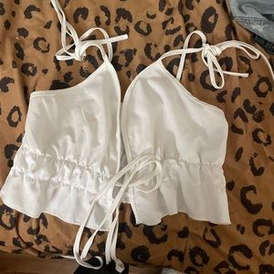 White top with front and shoulder ties